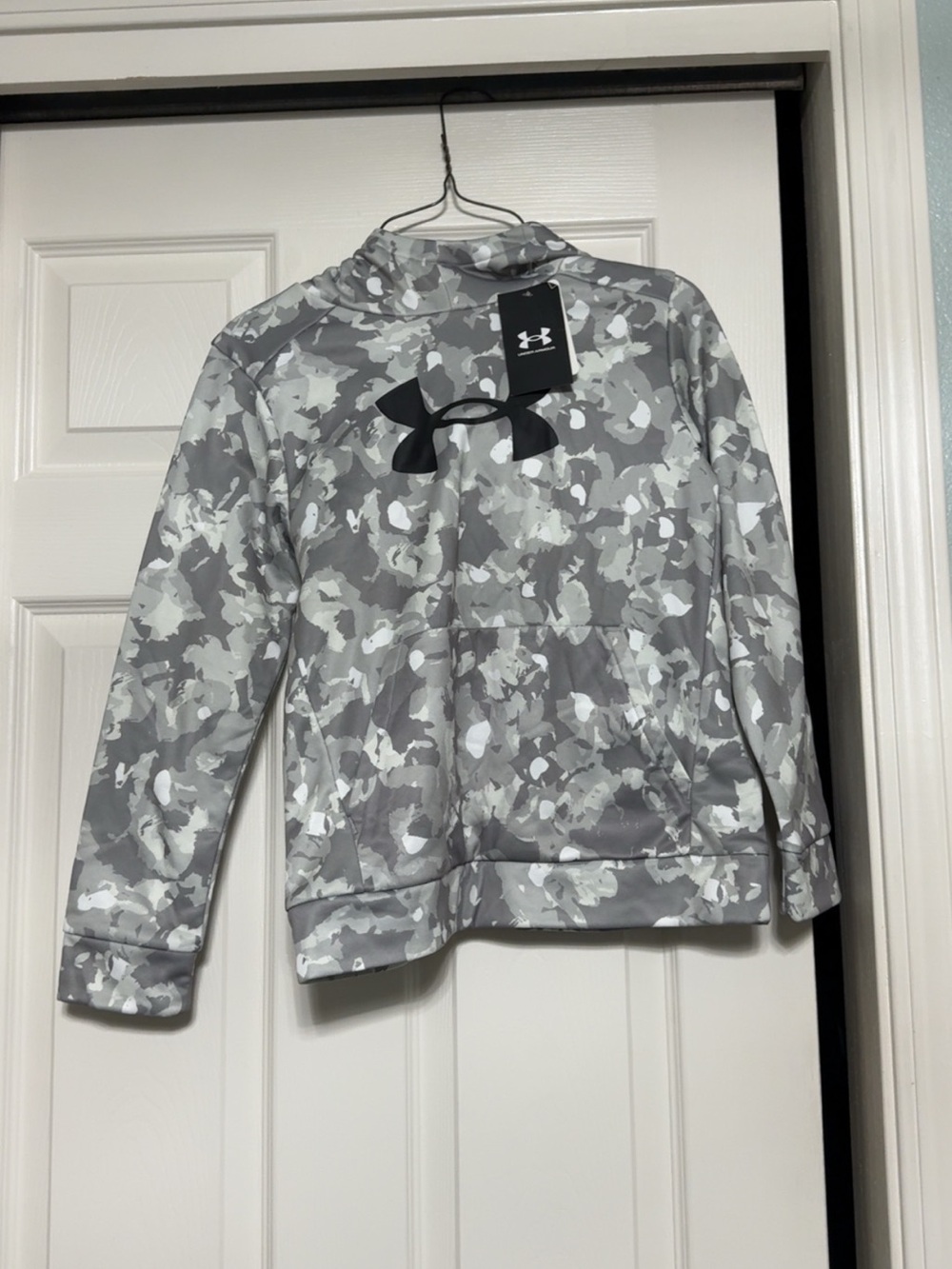 Under Armour Youth Medium Hoodie Gray Camo Performance Pullover NWT